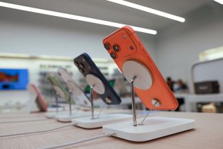 Vánoce patří elektronice. Nové iPhony se nestíhají vyrábět - Seznam Zprávy