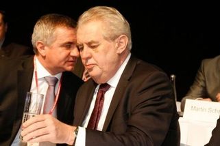 Okolí Zemana jde přes mrtvoly. Andrej Babiš udělá cokoliv, aby se stal prezidentem, říká novinář Jan Tuna