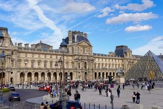 Hrdost vystřídala nejistota. Američtí turisté se v Evropě necítí dobře - Seznam Zprávy