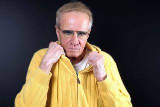 Hercův vytažený obličej bez vrásek