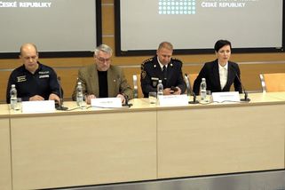 Tisková konference po jednání krizového štábu - Novinky