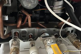 Tepelné čerpadlo nebo kamna? Ani jedno. Češi nejčastěji topí úplně jinak