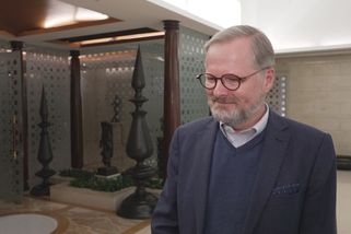 Vše jsme zvládli, rodina problémy nemá, kasá se v rozhovoru premiér Fiala