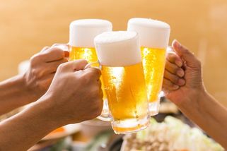 Alkohol podle vědců neprospívá ani při střídmém pití. Ženám škodí víc - Seznam Zprávy