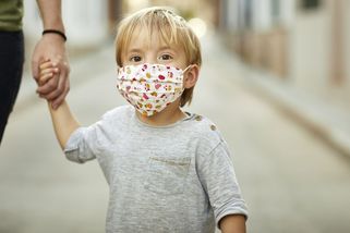 Roušky budou podle návrhu povinné pro děti od šesti let, ne jen pro školáky - Seznam Zprávy