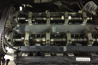 Servisní úkony, které je lepší nechat i u starších aut na značkovém servisu - Garáž.cz