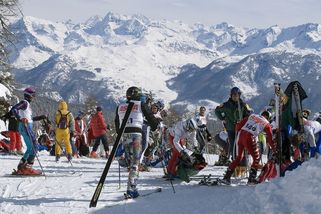 Influencerka vyzvala k „invazi“ lyžařského střediska. Hordy lačných fanoušků zastavila až policie - Novinky