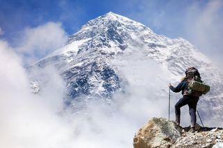 Šerpové na Mount Everestu trávili horolezce léky či práškem do pečiva. Počet případů je obrovský - Novinky