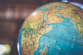 Kdo uhádne alespoň půlku, je mistr. Najděte na slepé mapě všechny státy světa