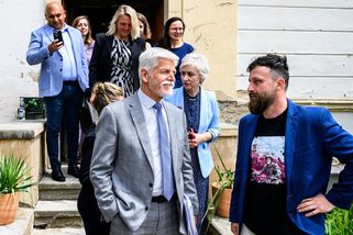 Obchod s chudobou připravuje stát o miliardy. Řešením může být vyvlastnění bytů, řekl prezident