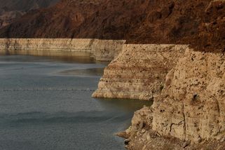 „Čekejte suchou budoucnost.“ Největší přehrada USA poprvé kriticky vyschla - Seznam Zprávy