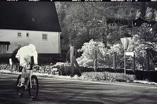 Cyklista v Německu prosvištěl kolem radaru dvojnásobkem povolené rychlosti, trestu zřejmě unikne - Novinky