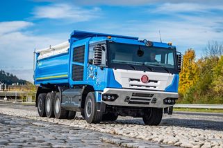 Tatra má několik zásadních novinek pro své náklaďáky. Hlavně se vrací motor, který tady 30 let nebyl - Garáž.cz