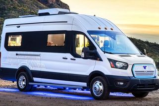 Pokus s obytňákem na elektřinu: Dojezd jen 200 km, ztráta času 11 hodin, ale taky úspora 4 800 Kč - Garáž.cz