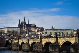 SATIRA: Společný prezidentský kandidát vládní šestikoalice by zcela jistě dostal Petra Pavla z Hradu - Médium.cz