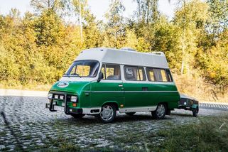 Trnavský zázrak jako obytňák: Jak se jezdí v TAZ 1500, který byl v 90. letech upraven na přespávání - Garáž.cz