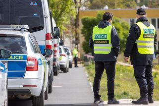 Je to neudržitelné, říká odborář k platům policistů - Seznam Zprávy