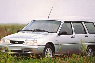 Zapomenutý bratr Moskviče: Značka Iž dojela na otřesnou kvalitu výroby, dodávala dokonce nekompletní auta. Zákazníci si je museli dodělat - Garáž.cz