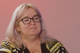 Zwyrtek Hamplová: S Putinem musíme jednat, uprchlíci z Ukrajiny jsou nebezpečí, ČR má být neutrální | Prostor X