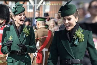 Snad ještě nikdy ji neviděli takhle vysmátou. Princezna Kate překvapila svým chováním na oslavách svatého Patrika! - Super.cz