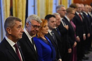 Vládě se komunikace vymkla z rukou - Novinky