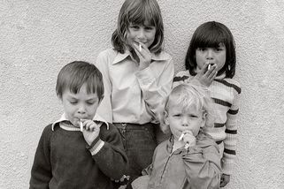 Co jsme mlsali za socialismu? Bonboniéry pro soudružky učitelky k MDŽ nebo cigaretové žvýkačky - Proženy.cz