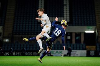 Trable při zápase Lvíčat. Česká televize nemohla odvysílat polovinu zápasu - Sport.cz