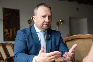 Jurečka: Zrevidujeme dávky, uvidíme líp na účty - Novinky