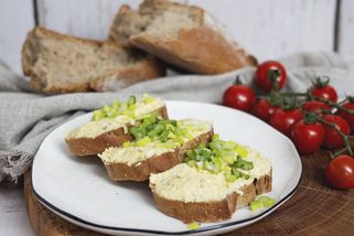 5 receptů na pomazánky pro přátele: Vyberte takové, že návštěva nebude chtít odejít