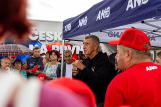 Chcimíři jsou falešní pacifisté a vlastizrádci, ne...