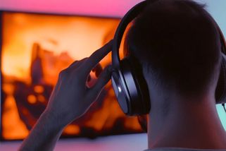 Úřady nařídily drastické vypnutí bluetooth. Snadný odposlech bezdrátových sluchátek vyděsil Dánsko