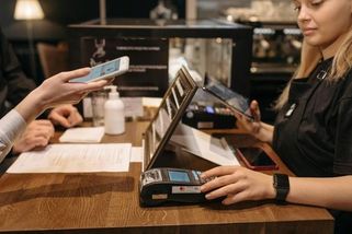 Firmy naříkají, že nejsou lidé. Přidat 10 procent k platu je jim zatěžko - Seznam Zprávy