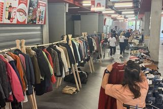 Každý Čech vyhodí ročně patnáct kilo oblečení. Swapy ukazují, jak mohou ušetřit obce i občané - Médium.cz