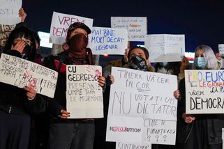 Rumunský ústavní soud nařídil přepočítat hlasy z prvního kola prezidentských voleb - Novinky