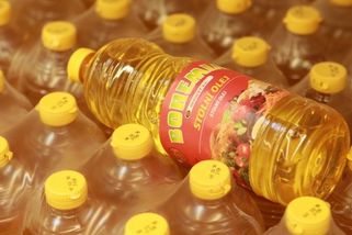 Influenceři zavrhují slunečnicový či řepkový olej. Vědci v nich vidí přínos - Novinky