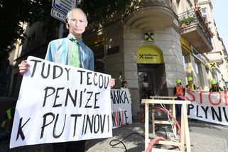 „Posílal jsem z něj i peníze Ukrajině.“ Banka majiteli jazykovky zrušila účet - Seznam Zprávy