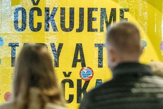 Pracovnice očkovacího centra pomáhaly s prodejem falešných certifikátů - Seznam Zprávy