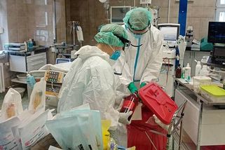 Zdravotní sestra popisuje, jak se "léčí" v covidu. Je to lež, reaguje nemocnice