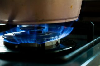 Zaplatíme tisíce navíc za zemní plyn. Cena letí nahoru, v zásobnících je méně plynu než v krizových letech - EnergoZrouti.cz