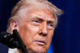 Trump: Je načase hledat Íránu nové vedení. Jako dobrý příklad uvedl sebe