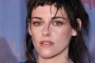 ŽENA-IN - Šla na premiéru, nebo zdvihat činky do posilovny? Nad outfitem Kristen Stewart zůstává rozum stát