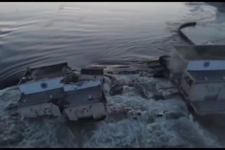 Rusové začali pálit na Cherson ohrožený záplavami, tvrdí Kyjev - Seznam Zprávy