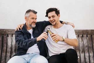 Darovací smlouva s háčkem: Proč nás vlastní děti po přepisu domu přestaly navštěvovat? - Médium.cz