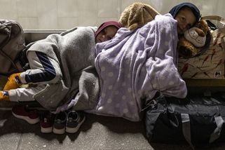 Rakušan: Nemůžeme nikoho nutit odjet z Prahy. Uprchlíky budeme motivovat - Seznam Zprávy