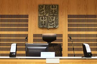 Po jejich zákroku zemřel agresivní narkoman na detoxu. Soud policisty zprostil obžaloby - Novinky