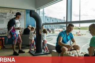 Pražské letiště Václava Havla má první 'poesiomat' svého druhu na světě