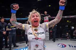 MMA | Neuvěřitelná žena. V téměř padesáti se znovu porve v kleci - Sport.cz