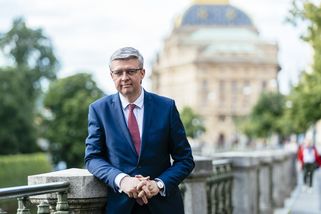 Insolvence, dotace, kmenové buňky. Podivné obchody staronového ministra Karla Havlíčka