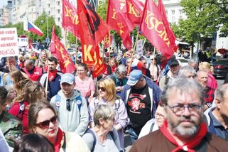 Komunistu Klána napadlo, ať Ukrajina „vrátí“ Slove...