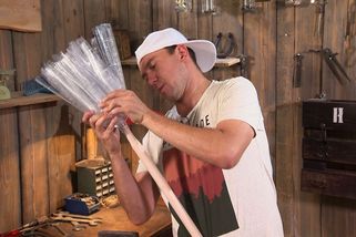 Jednoduchý návod, jak vyrobit koště z PET lahví | Vychytávky Ládi Hrušky